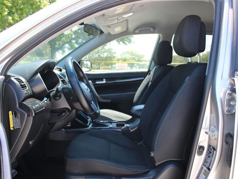 Used 2015 Kia Sorento LX FWD image 7