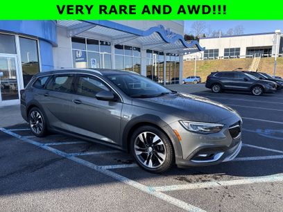 Used 2018 Buick Regal Essence w/ Driver Confidence Package #1
