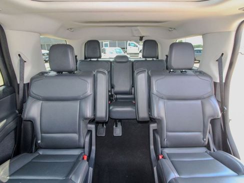 Used 2025 Ford Expedition Active AWD/4WD image 11
