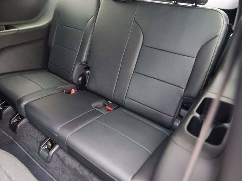 Used 2025 Chevrolet Traverse High Country image 24