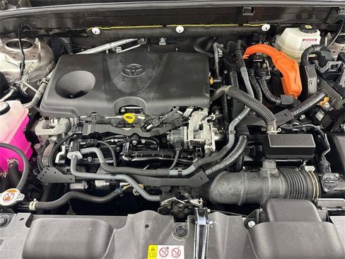 Used 2022 Toyota Venza XLE image 26