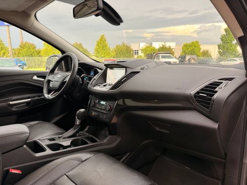 Used 2017 Ford Escape Titanium AWD/4WD image 25