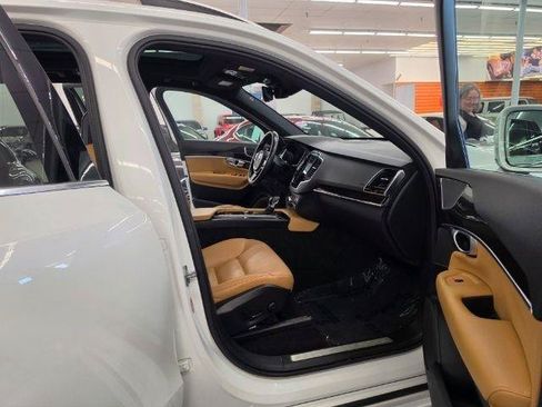 Used 2018 Volvo XC90 T6 Momentum w/ Convenience Package AWD/4WD image 33