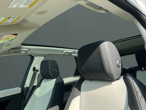 Certified 2024 Land Rover Discovery Sport S image 15