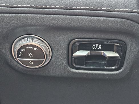 Used 2023 Mercedes-Benz EQS 580 4MATIC Sedan image 23