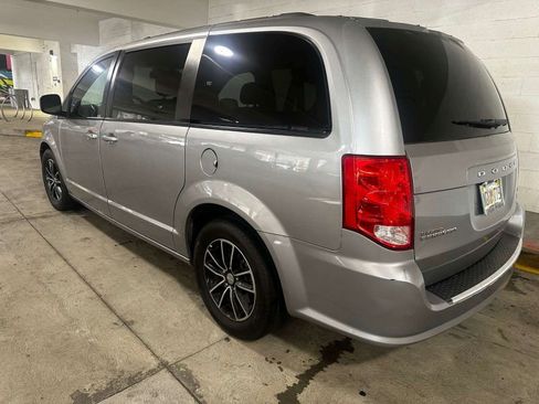 Used 2018 Dodge Grand Caravan GT image 3