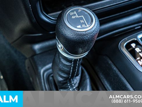 Used 2024 Jeep Wrangler Sahara image 39