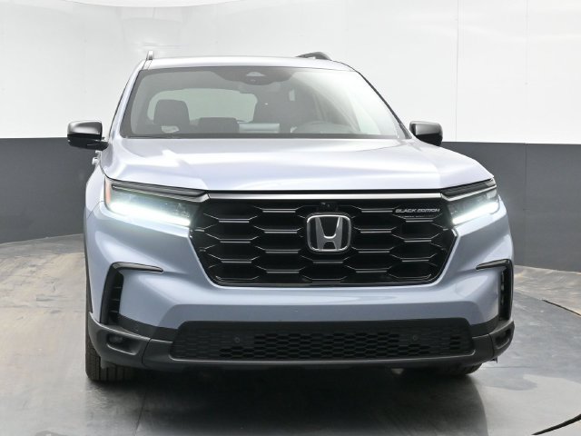 Used 2025 Honda Pilot Black Edition image 3