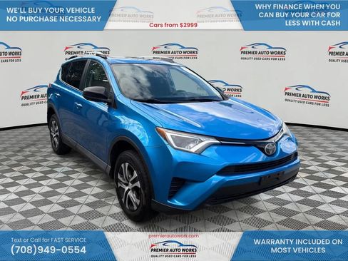 Used 2018 Toyota RAV4 LE AWD/4WD image 3