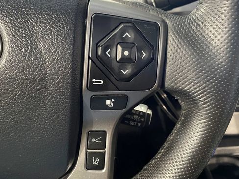 Used 2020 Toyota Tacoma SR5 image 18