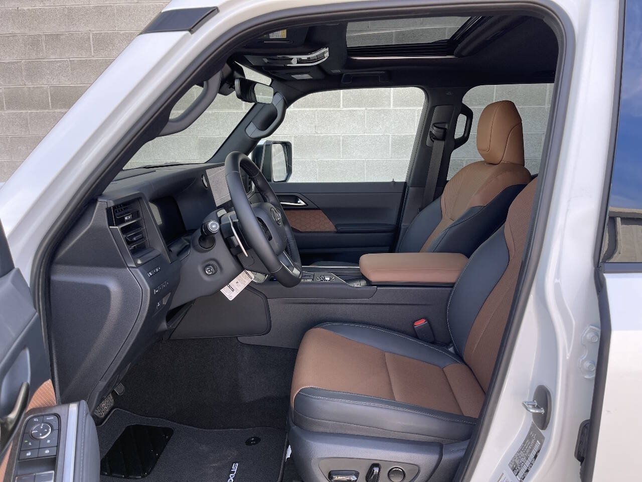 Used 2026 Lexus GX 550 w/ Cold Area Package AWD/4WD image 15