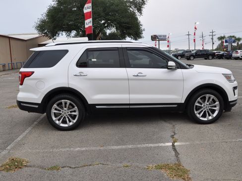 Used 2018 Ford Explorer Limited w/ Equipment Group 301A image 6