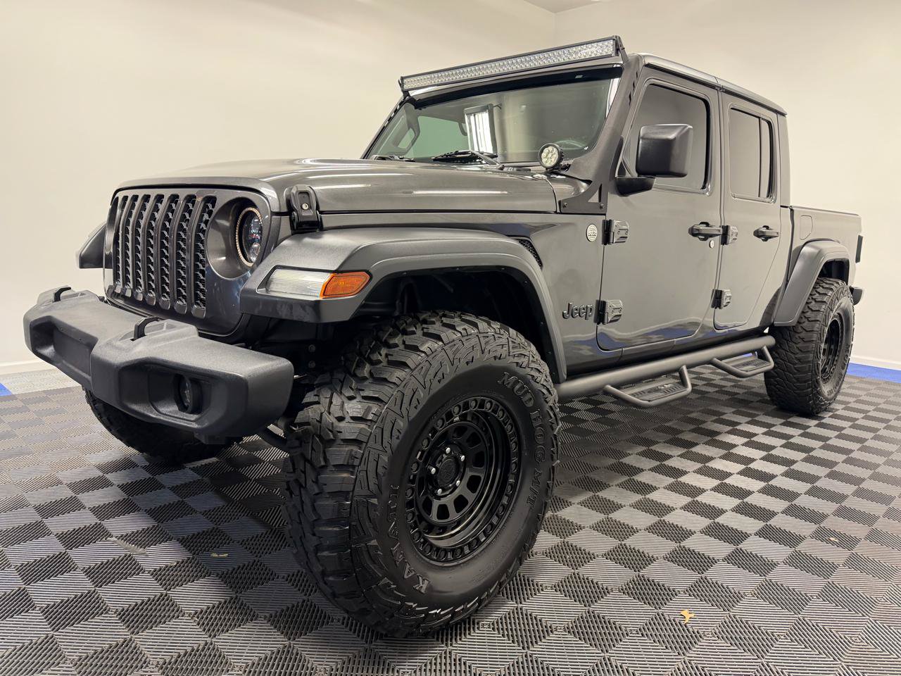 Used 2020 Jeep Gladiator Sport w/ Quick Order Package 24S AWD/4WD image 3