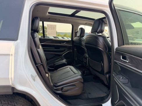 Used 2021 Jeep Grand Cherokee L Limited w/ Trailer Tow Group (B) AWD/4WD image 19
