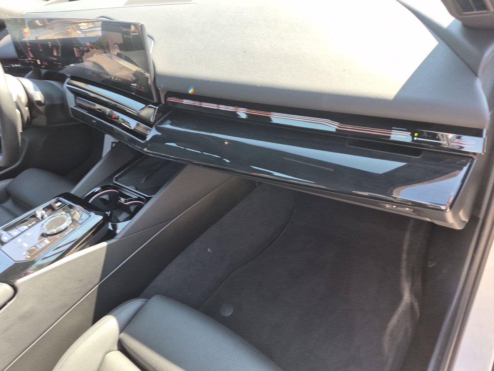 Used 2026 BMW 530i RWD image 38