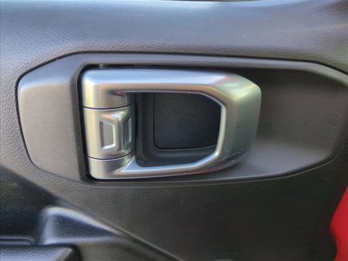 Used 2018 Jeep Wrangler Sport image 30