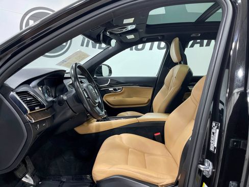 Used 2018 Volvo XC90 T6 Momentum w/ Convenience Package AWD/4WD image 13