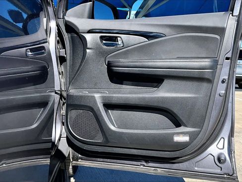 Used 2016 Honda Pilot Touring image 22