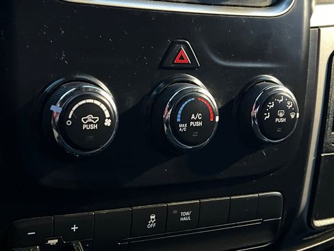 Used 2017 RAM 1500 Classic SLT image 22