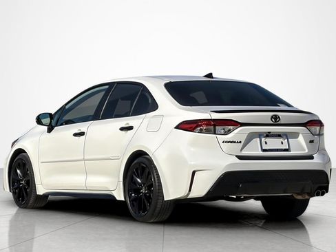 Certified 2022 Toyota Corolla SE FWD image 3