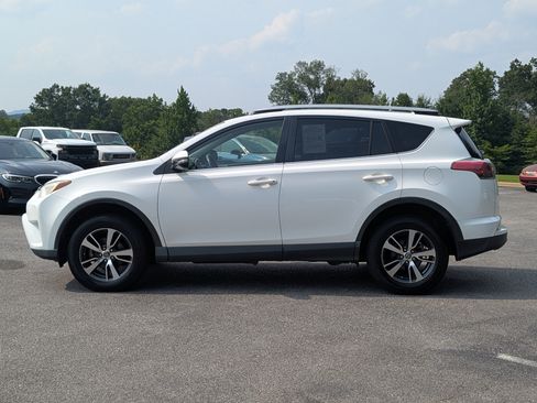 Used 2018 Toyota RAV4 XLE FWD image 6