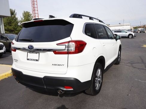 Used 2024 Subaru Ascent Premium w/ Convenience Package image 3
