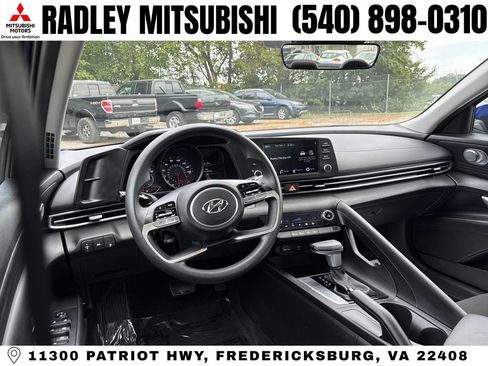 Used 2023 Hyundai Elantra SEL w/ Cargo Package FWD image 13