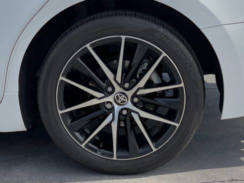 Certified 2022 Toyota Camry SE image 11