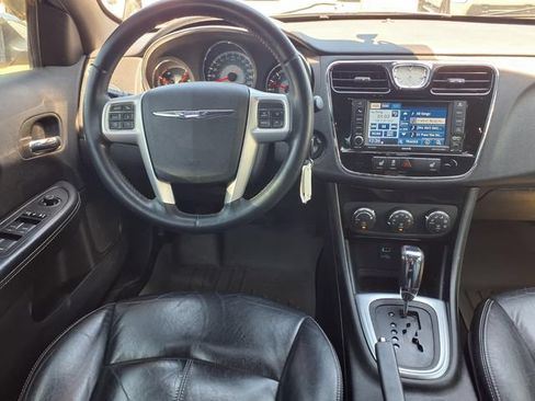 Used 2012 Chrysler 200 Limited FWD image 6