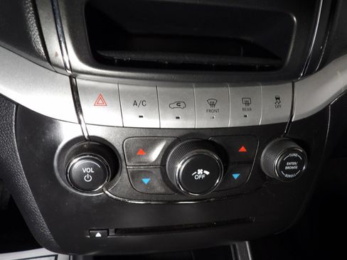 Used 2018 Dodge Journey SE w/ Blacktop Package image 15