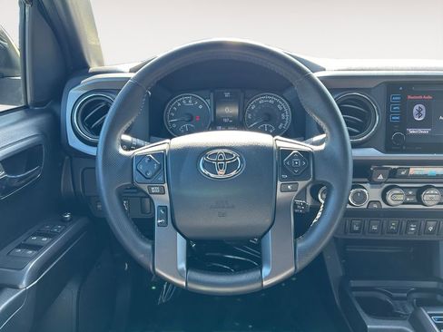 Used 2016 Toyota Tacoma TRD Off-Road AWD/4WD image 14