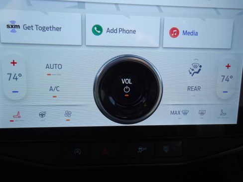 Used 2022 Ford Expedition Limited image 18