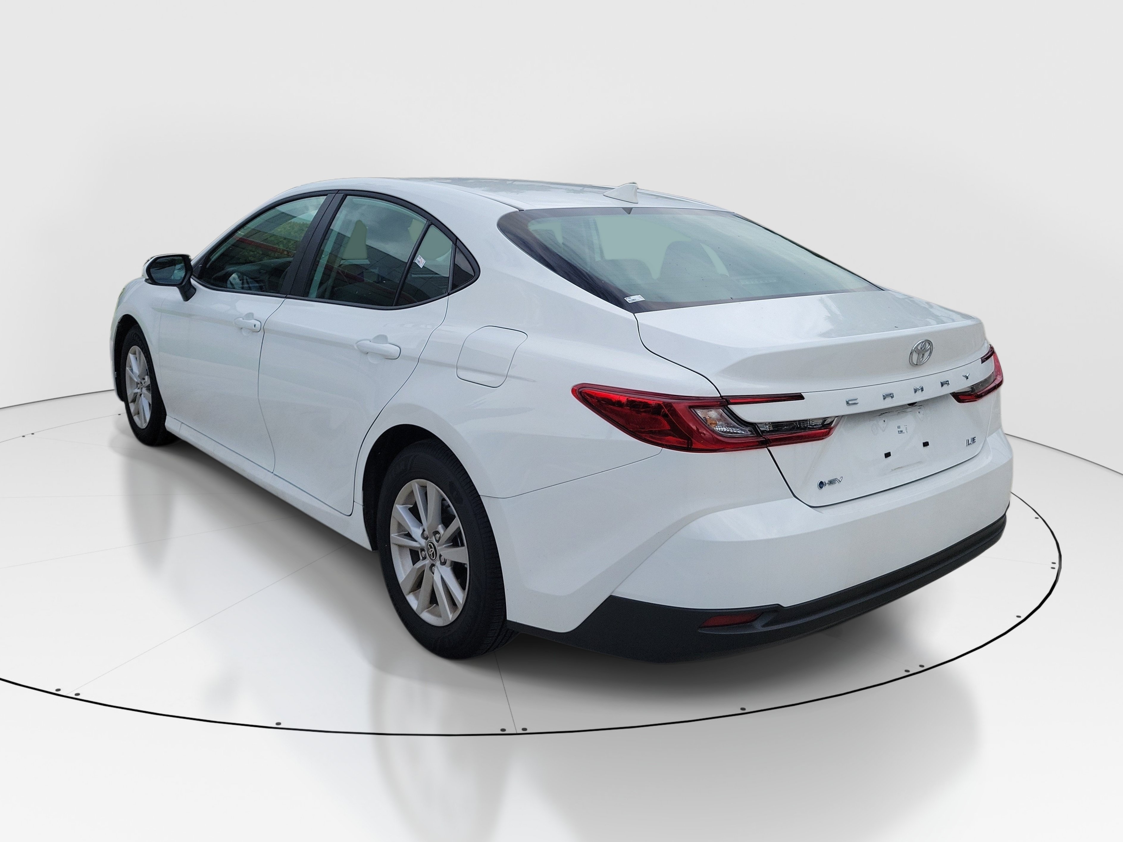 Used 2026 Toyota Camry LE FWD image 5