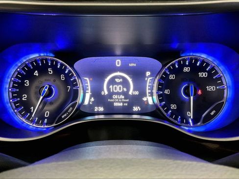 Used 2023 Chrysler Pacifica Limited FWD image 20