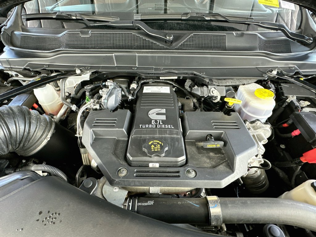 Used 2024 RAM 3500 Limited AWD/4WD image 32