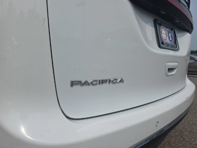 Used 2021 Chrysler Pacifica Touring-L FWD image 27