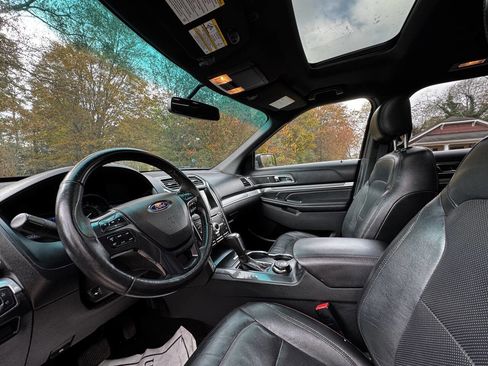 Used 2017 Ford Explorer Sport w/ Equipment Group 401A image 8