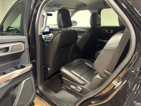 Used 2023 Ford Explorer XLT w/ Equipment Group 202A AWD/4WD image 25