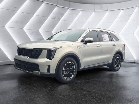 Used 2026 Kia Sorento S w/ S Panoramic Sunroof Package FWD image 1