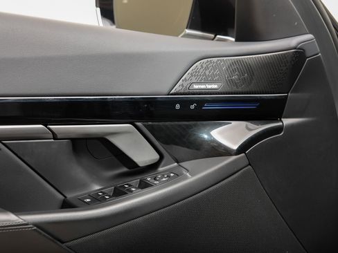 Used 2025 BMW 530i RWD image 54
