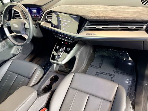 Used 2024 Audi Q4 e-tron Premium Plus image 27