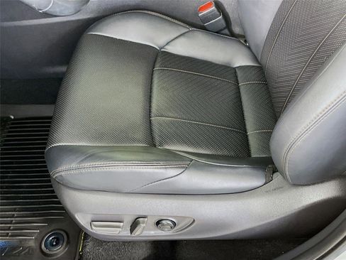 Used 2021 Toyota Venza Limited w/ Advanced Technology Package image 23