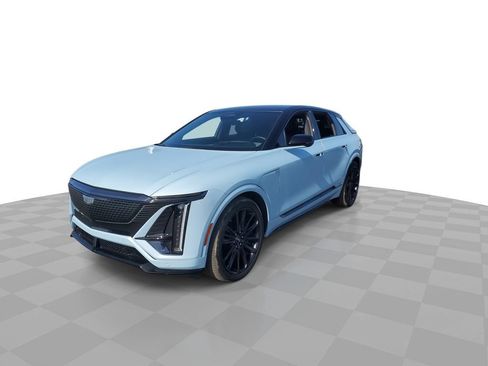 Used 2026 Cadillac Lyriq V AWD/4WD image 4