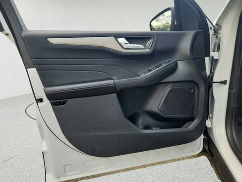 Used 2022 Ford Escape SEL FWD image 17