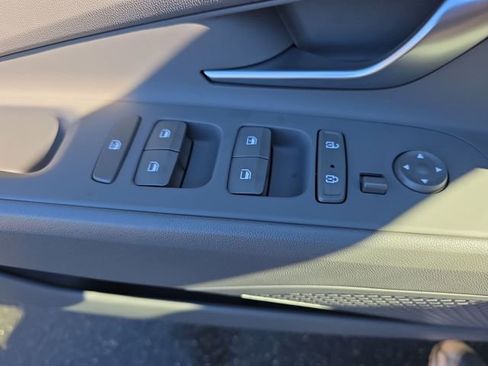 Certified 2023 Hyundai Elantra SE image 39