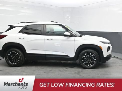 Used 2023 Chevrolet TrailBlazer LT w/ Convenience Package FWD image 9