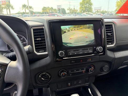 Certified 2024 Nissan Frontier SV w/ Technology Package AWD/4WD image 22