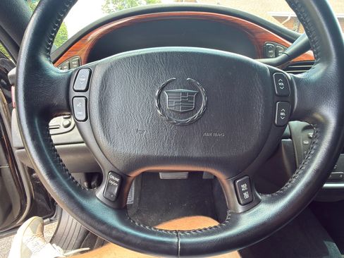 Used 2005 Cadillac De Ville Limousine FWD image 19