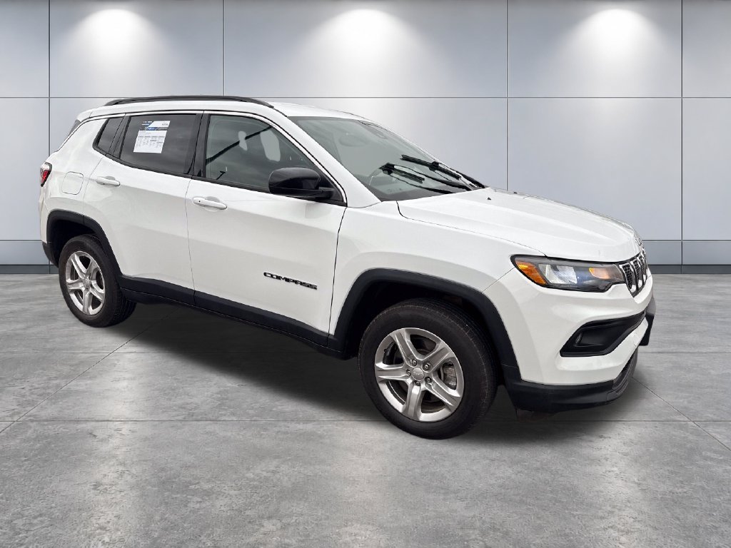 Used 2023 Jeep Compass Latitude AWD/4WD image 7