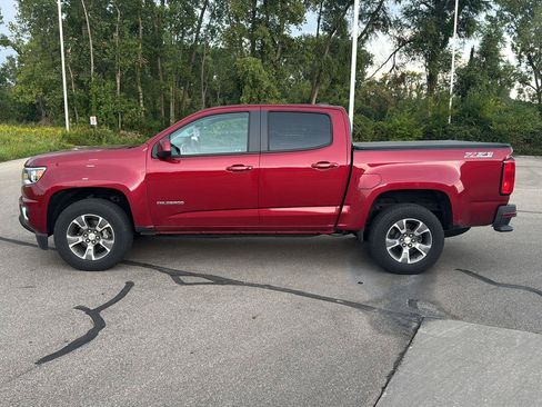 Used 2020 Chevrolet Colorado Z71 AWD/4WD image 2